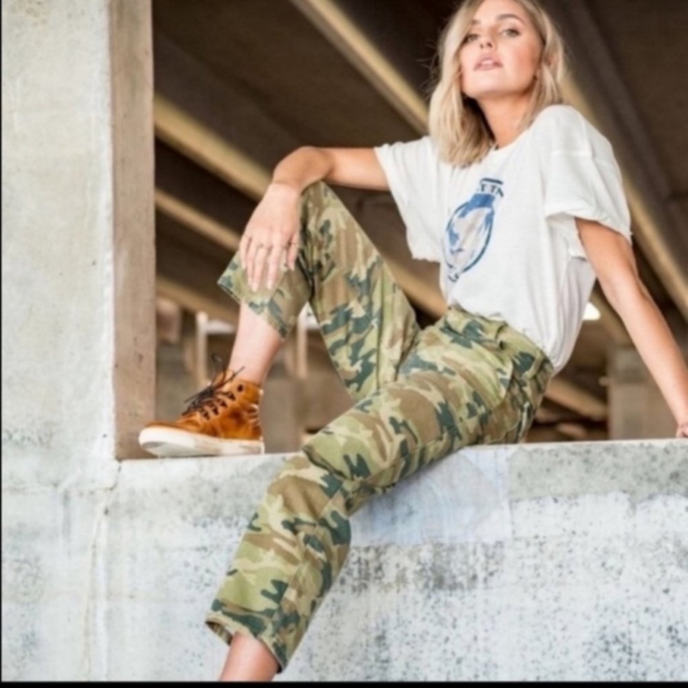 Free People Camo Crop Jeans Size 26 NWT - Picture 4 of 8